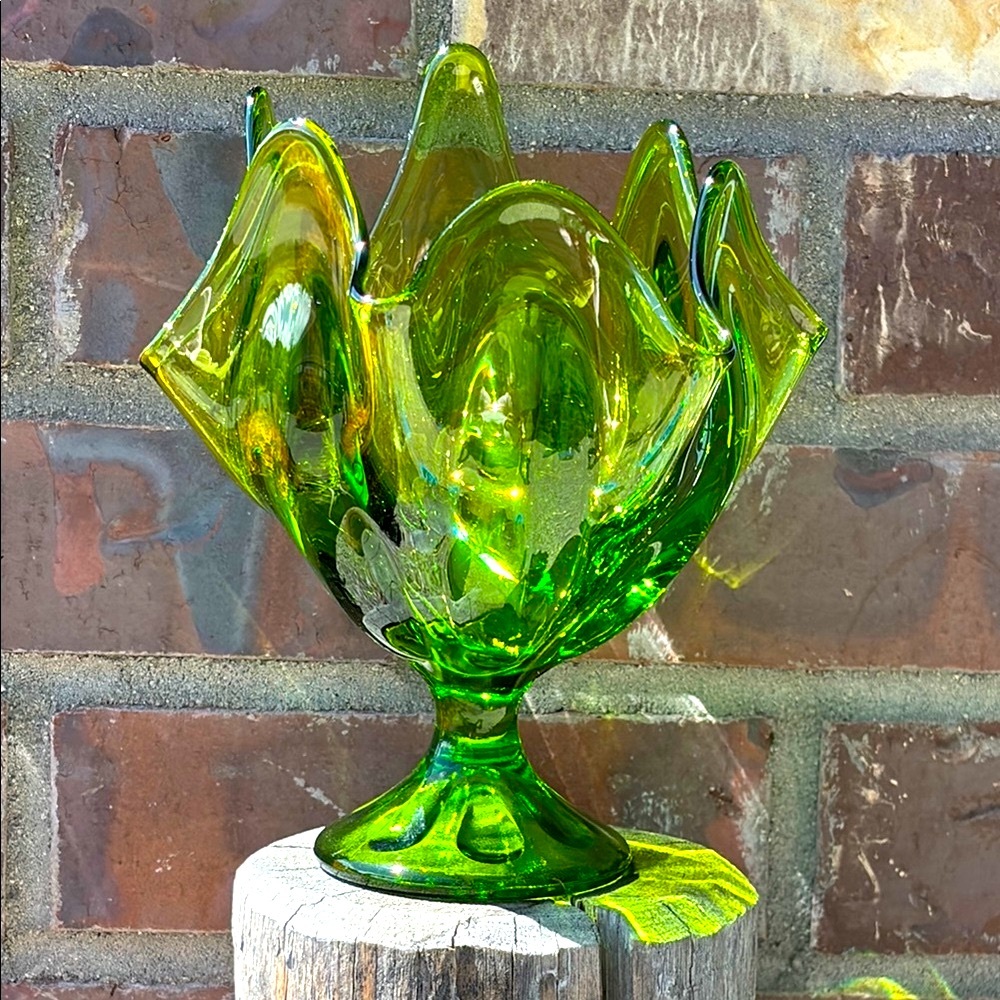 Vintage Viking Glass Epic Avocado 6 Petal Vase